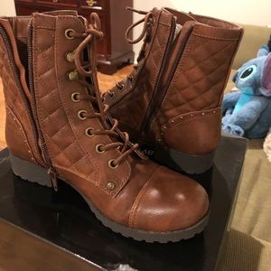 New Brown Guess Boots size 7